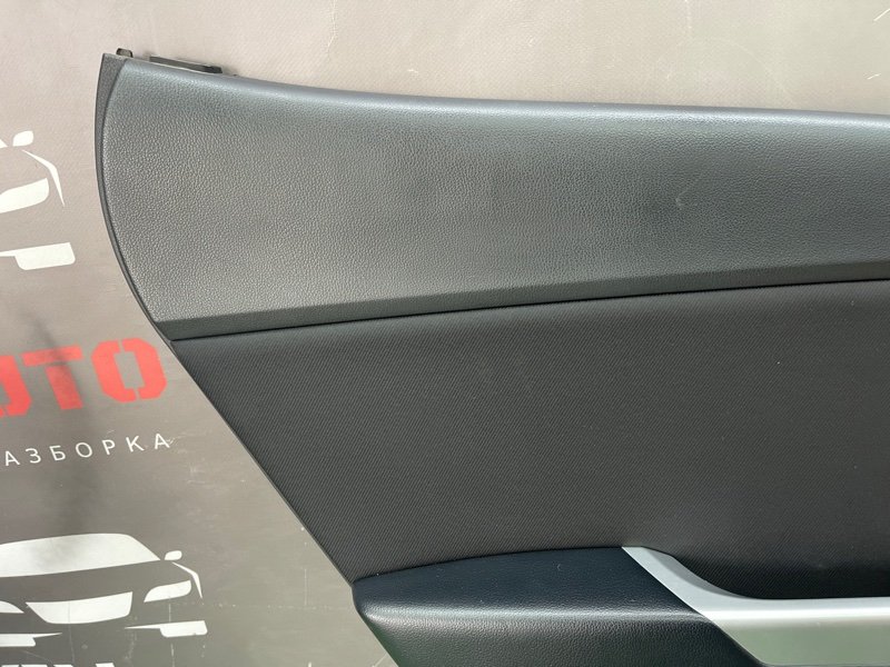 Обшивка двери Kia Rio 3 HB 2014 HB