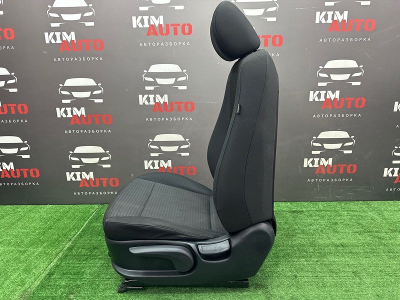 Сиденья передние комплект Kia Rio 4 2021 FB