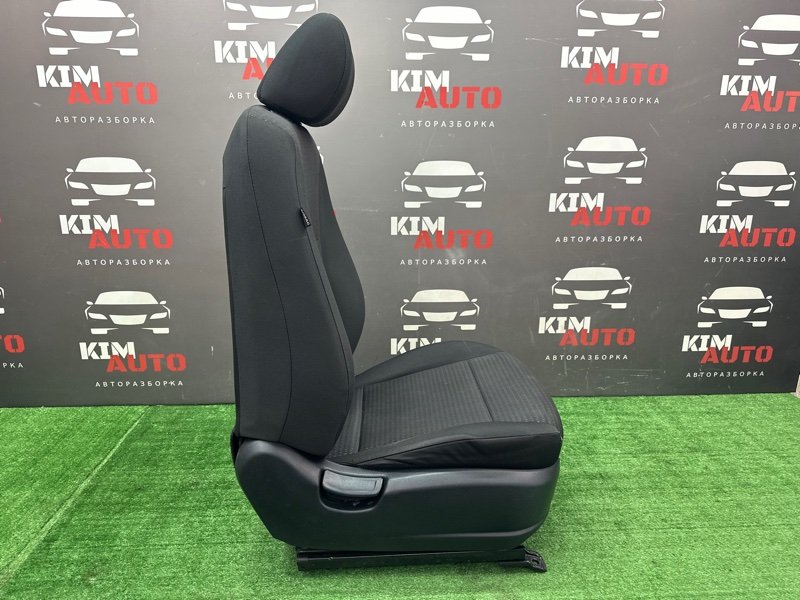 Сиденья передние комплект Kia Rio 4 2021 FB