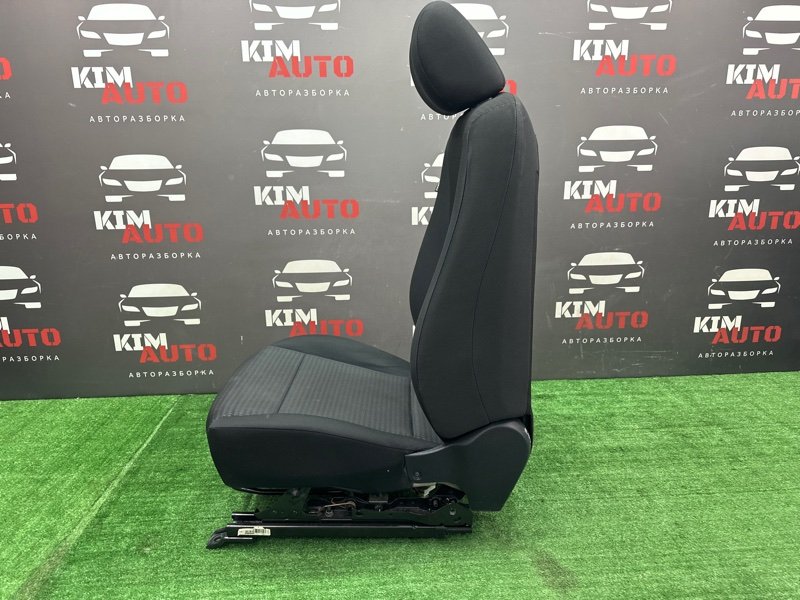 Сиденья передние комплект Kia Rio 4 2021 FB