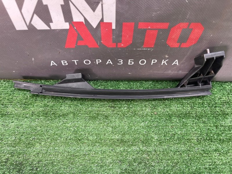 Направляющая стекла двери Kia Rio 3 HB 2014 HB