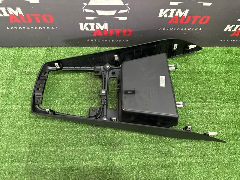 Накладка центральной консоли Kia Rio 4 2021 FB