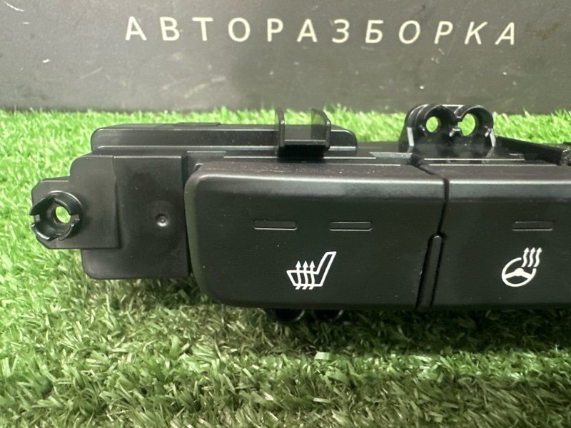 Блок кнопок подогрева сидений Kia Rio 4 2021 FB