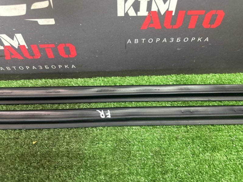 Уплотнитель стекла(бархотка) внутренний Kia Rio 4 2021 FB