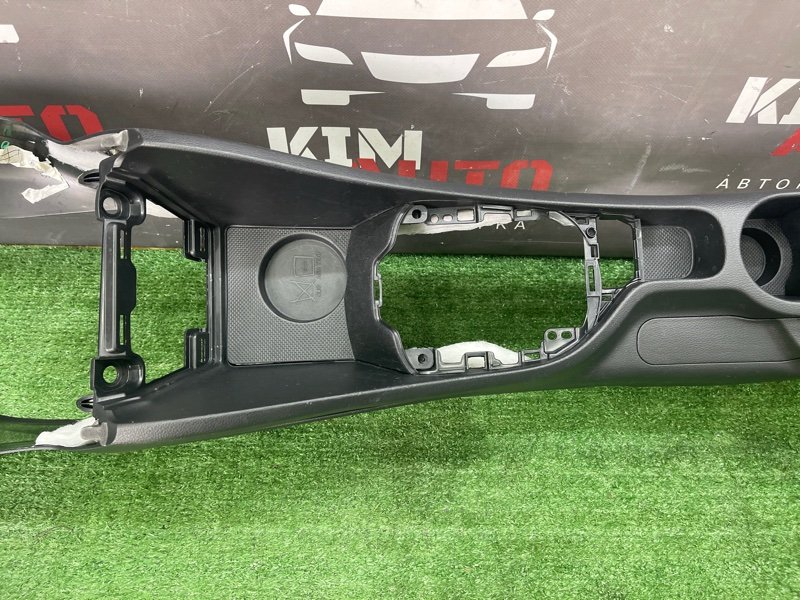 Консоль между сидений Kia Rio 3 HB 2014 HB