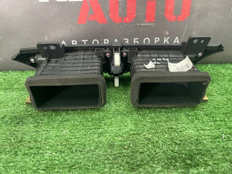 Дефлектор отопителя центральный Kia Rio 3 HB 2014 HB