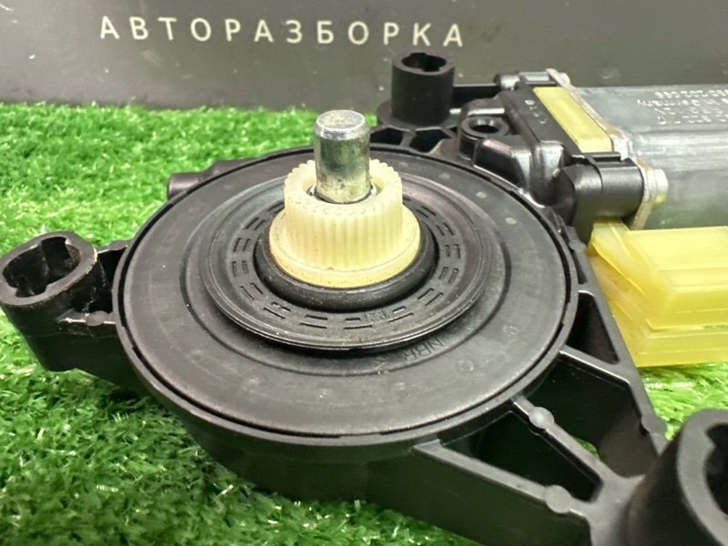 Мотор стеклоподъемника Skoda Octavia 2014 A7