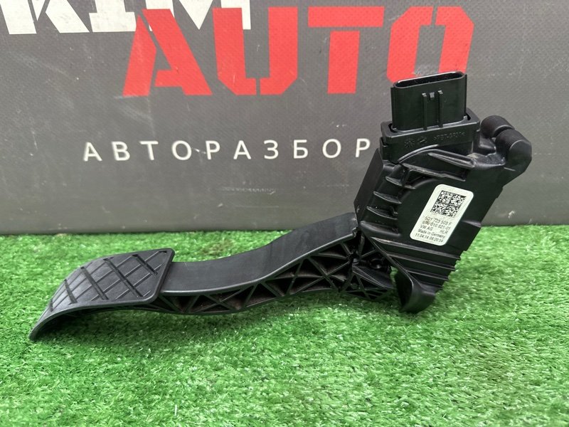 Педаль газа электронная Skoda Octavia 2014 A7