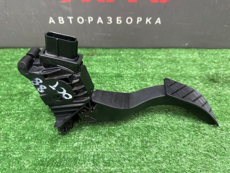 Педаль газа электронная Skoda Octavia 2014 A7