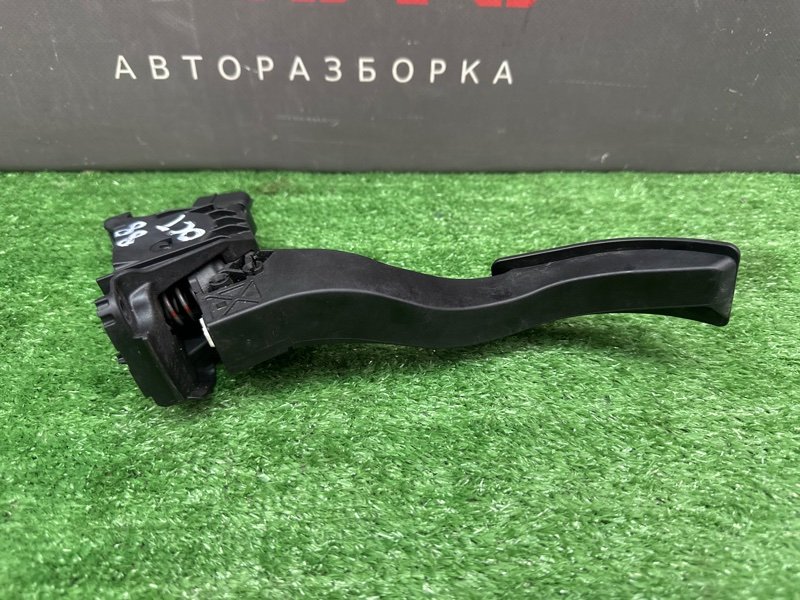 Педаль газа электронная Skoda Octavia 2014 A7
