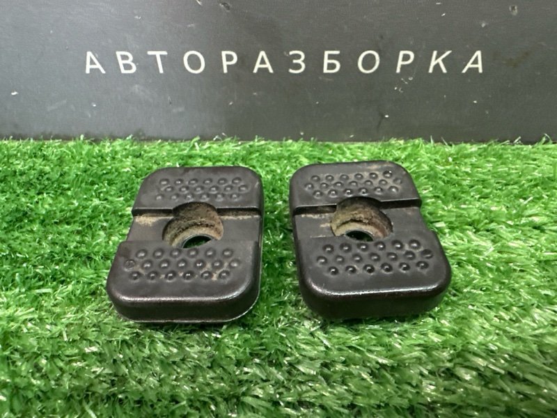 Отбойник крышки багажника Skoda Octavia 2014 A7