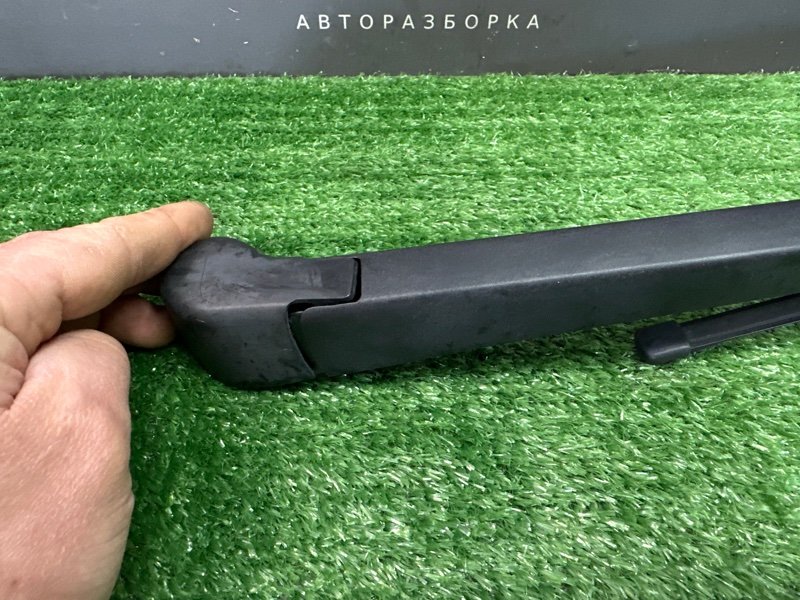 Поводок дворника заднего Skoda Octavia 2014 A7