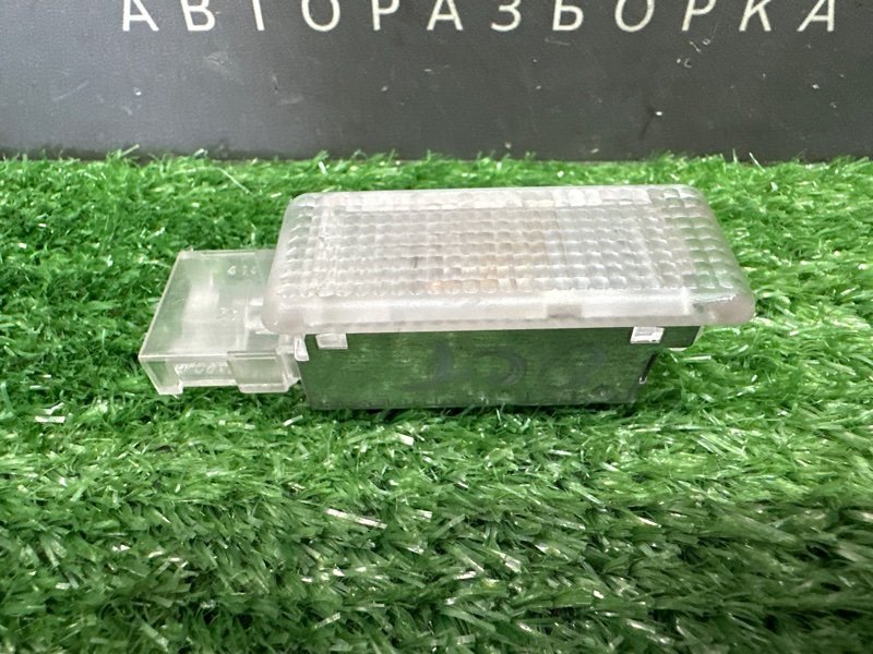 Плафон подсветки салона Skoda Octavia 2014 A7
