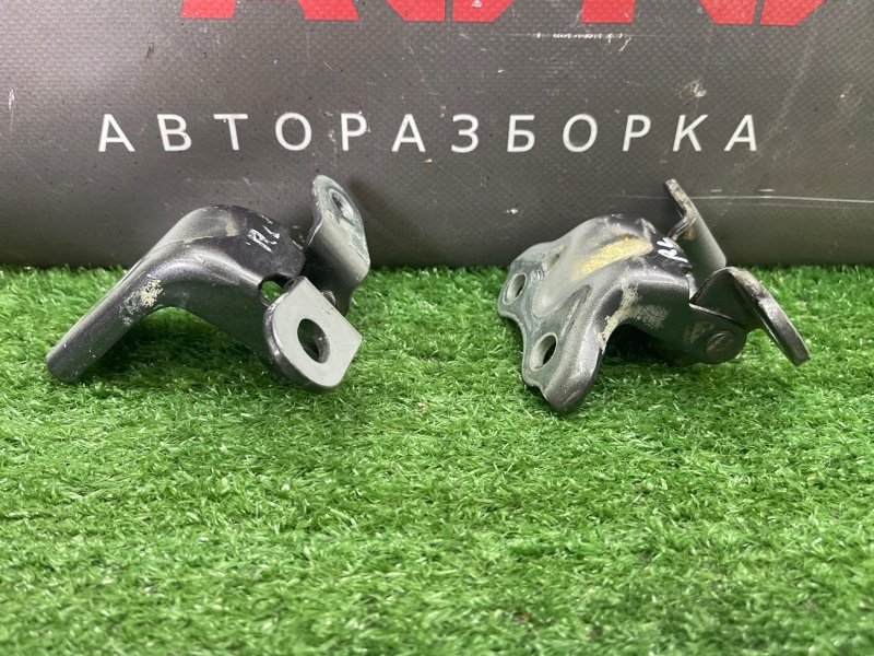 Петли двери Kia Rio 3 HB 2014 HB