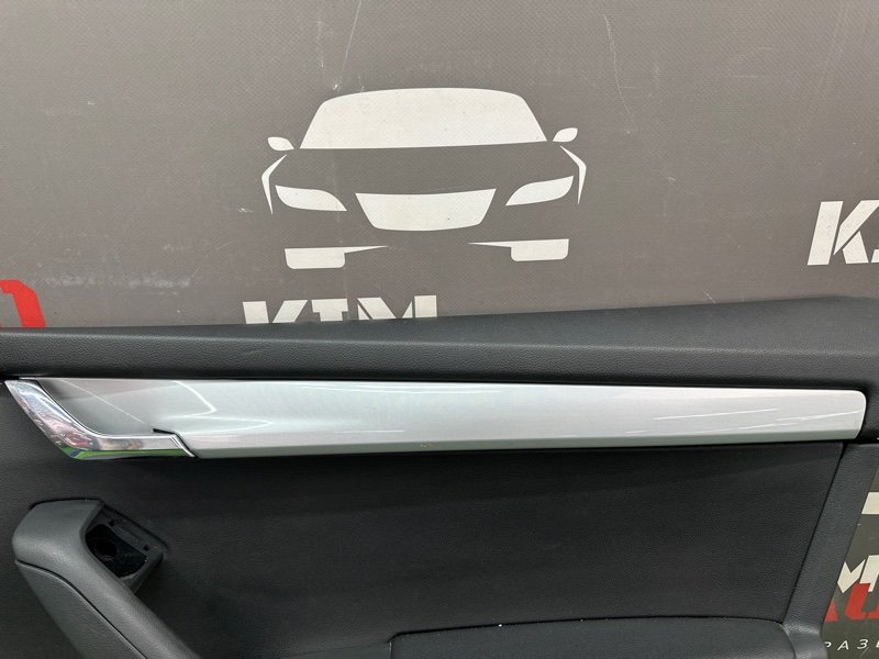 Обшивка двери Skoda Octavia 2014 A7