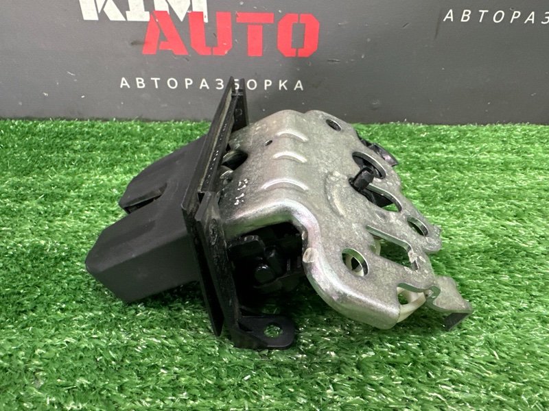 Замок крышки багажника Skoda Octavia 2014 A7