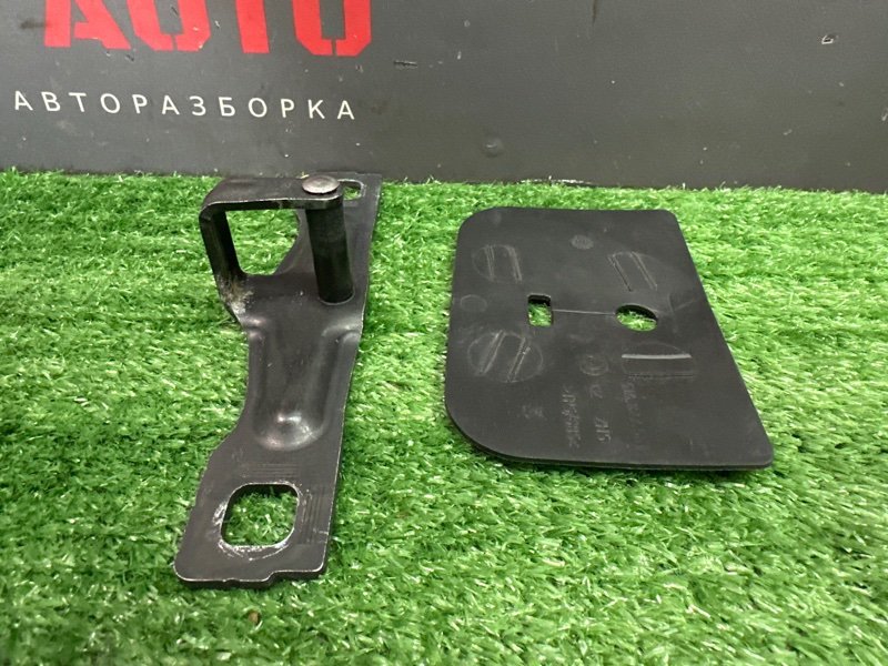 Ответная часть замка багажника Skoda Octavia 2014 A7