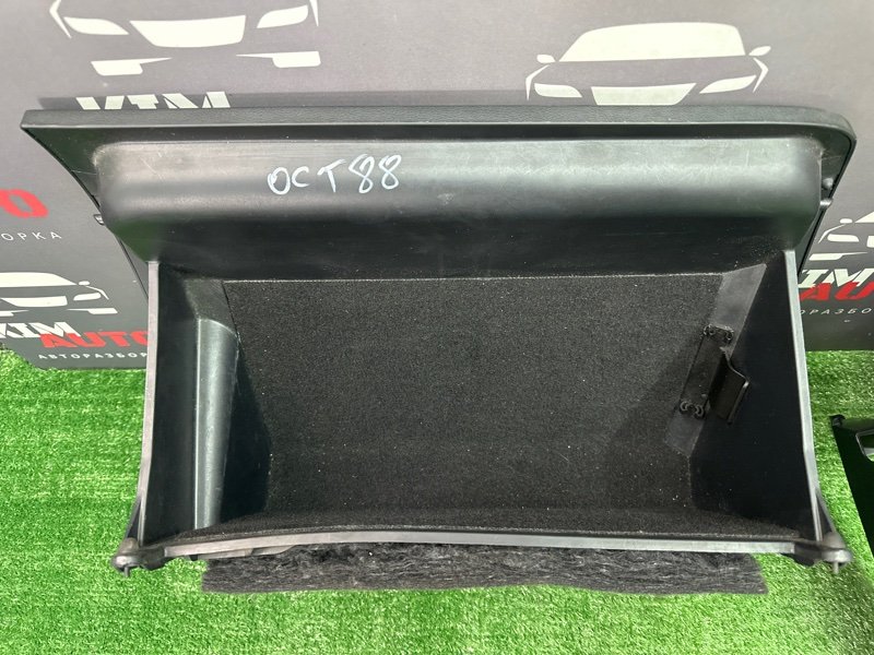 Бардачок нижний Skoda Octavia 2014 A7