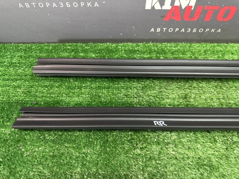 Уплотнитель стекла(бархотка) внутренний Skoda Octavia 2014 A7