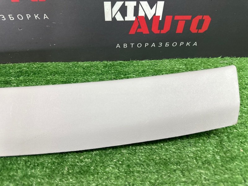Обшивка крышки багажника Kia Ceed 1 2010 ED