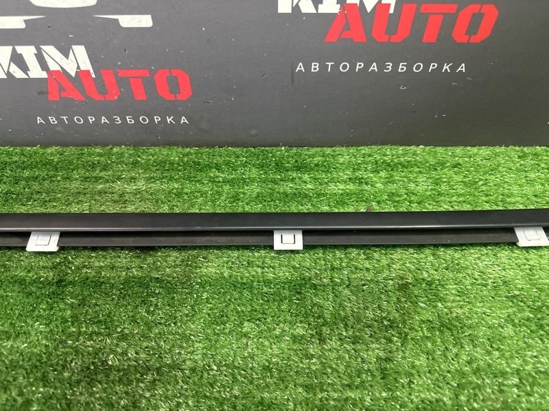 Уплотнитель стекла наружный (Бархотка) Kia Ceed 1 2010 ED