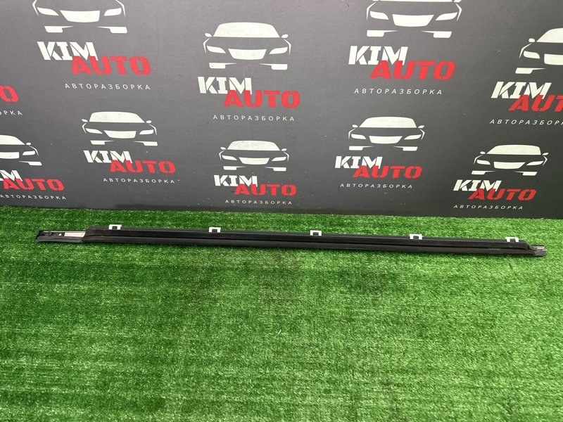 Уплотнитель стекла наружный (Бархотка) Kia Ceed 1 2010 ED
