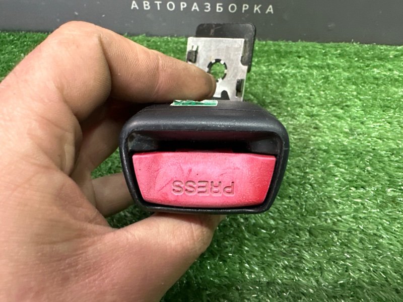 Замок ремня безопасности Kia Ceed 1 2010 ED