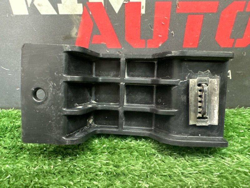 Кронштейн усилителя бампера Kia Ceed 1 2010 ED