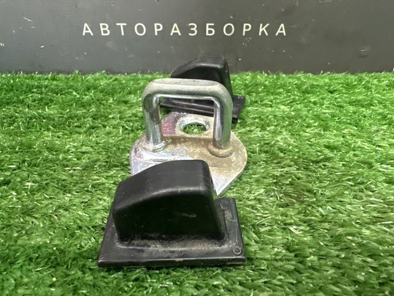 Ответная часть замка багажника Kia Ceed 1 2010 ED
