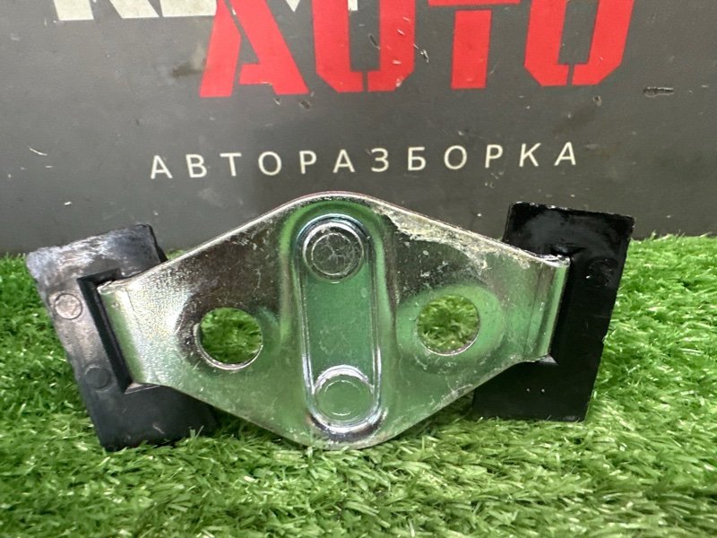 Ответная часть замка багажника Kia Ceed 1 2010 ED