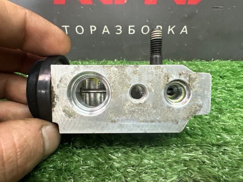Клапан кондиционера Kia Ceed 1 2010 ED
