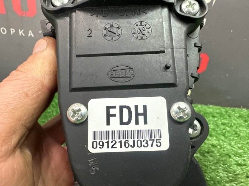 Педаль газа электронная Kia Ceed 1 2010 ED