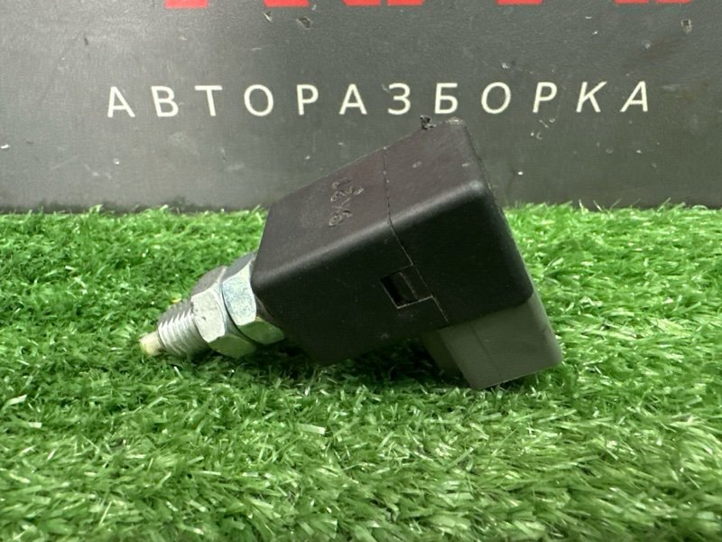 Выключатель стоп-сигнала(лягушка) Kia Ceed 1 2010 ED