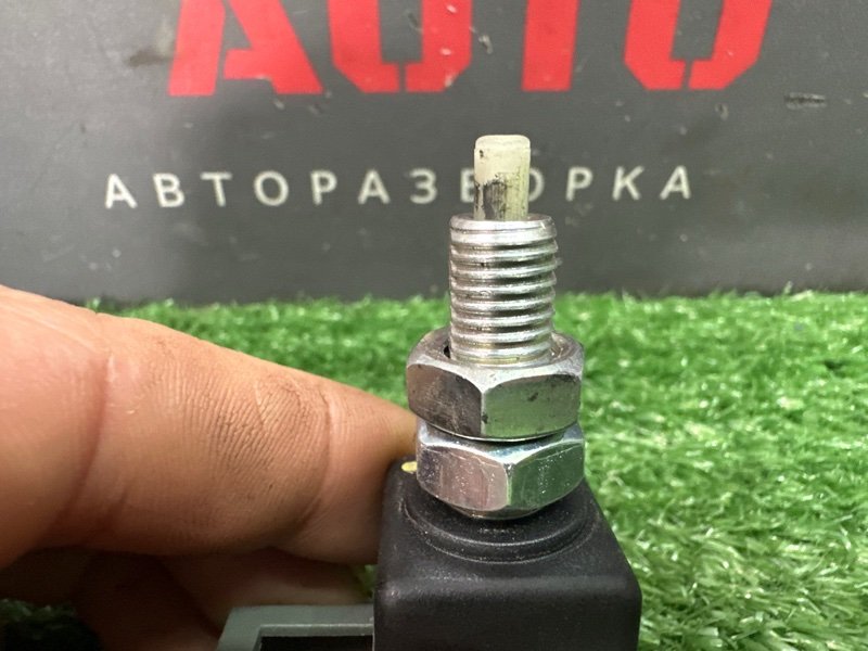 Выключатель стоп-сигнала(лягушка) Kia Ceed 1 2010 ED