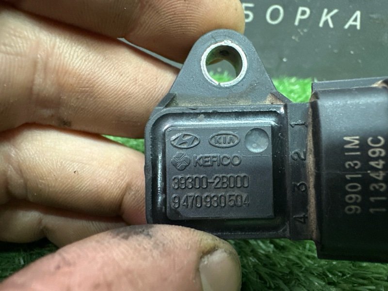 Датчик массового расхода воздуха ДМРВ Kia Ceed 1 2010 ED