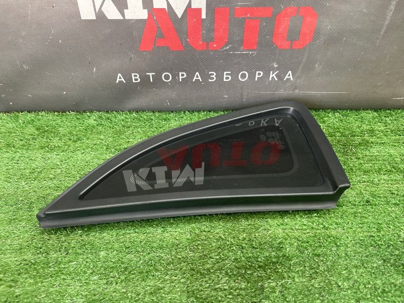 Стекло глухое заднее Kia Rio 3 HB 2014 HB