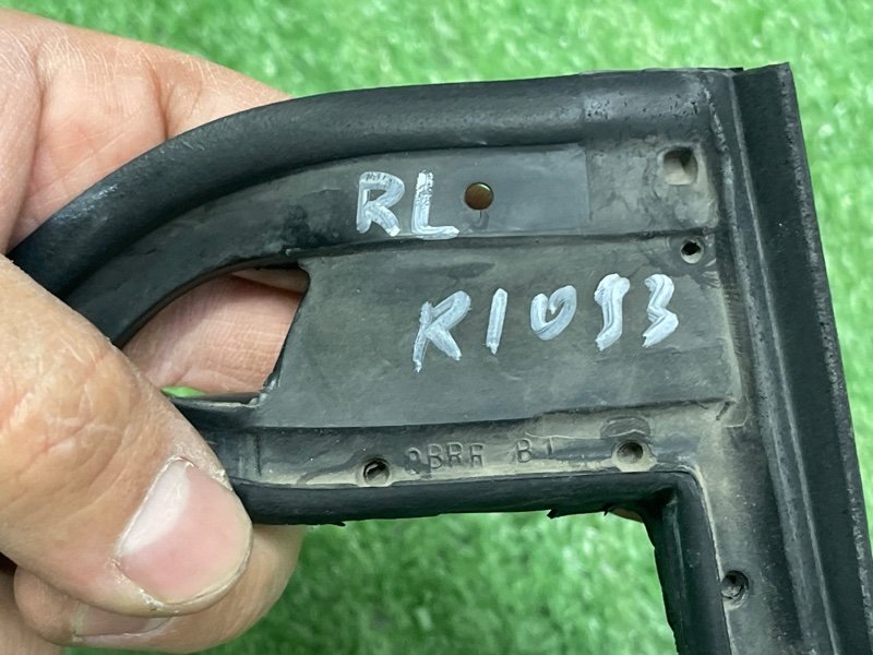 Уплотнитель двери Kia Rio 3 HB 2014 HB