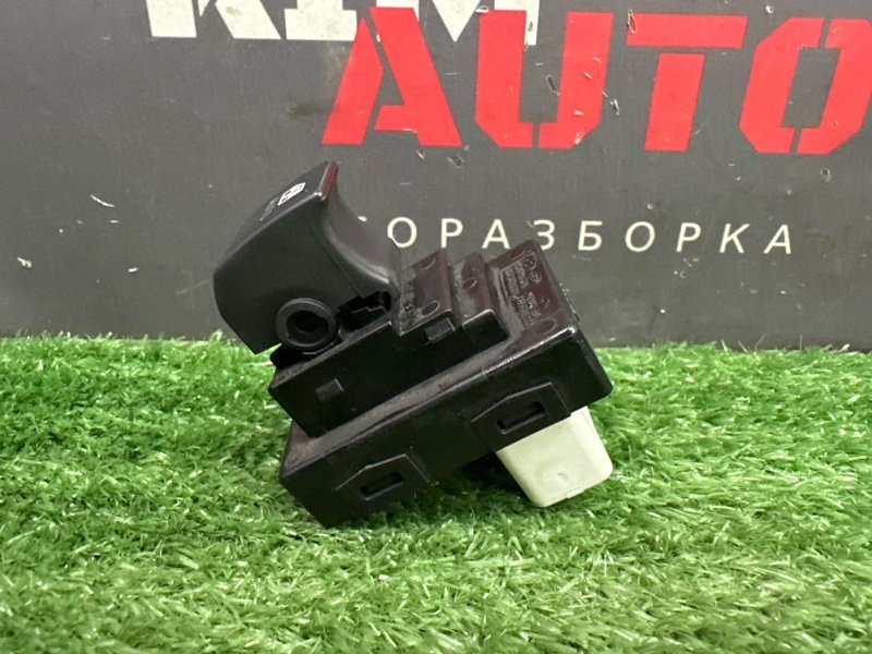 Кнопка стеклоподъемника Kia Ceed 1 2010 ED