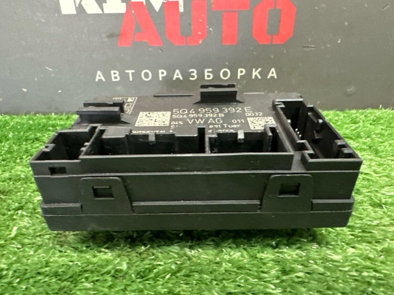 Блок комфорта двери Skoda Octavia 2018 A7
