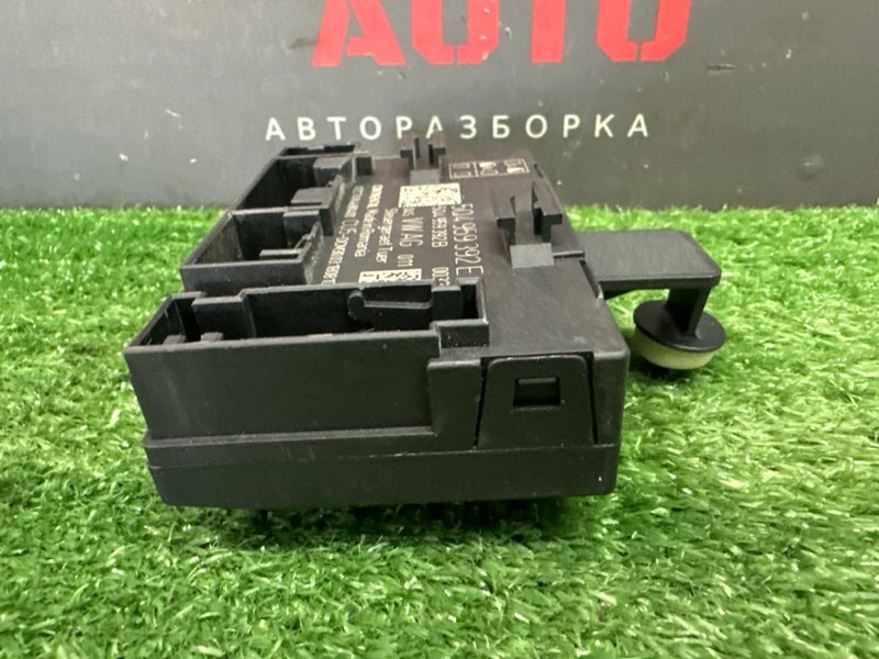 Блок комфорта двери Skoda Octavia 2018 A7