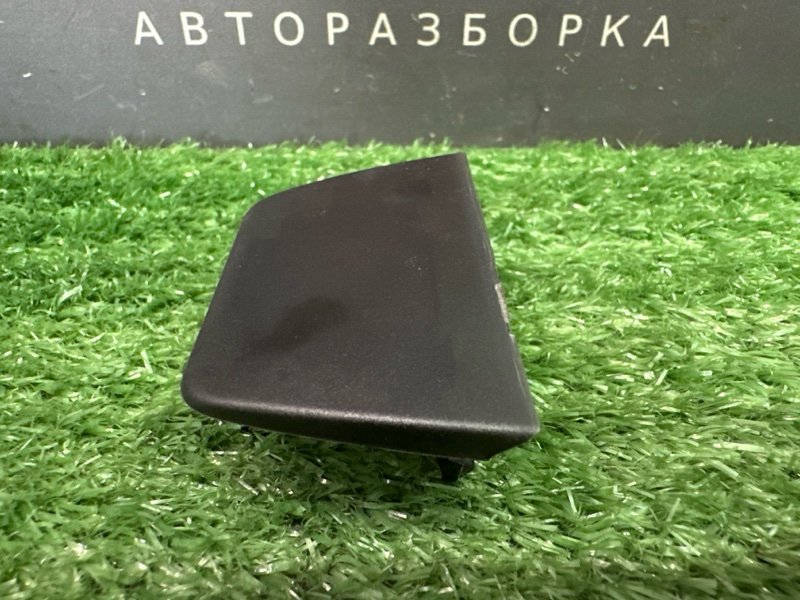 Накладка датчика света. Skoda Octavia 2018 A7