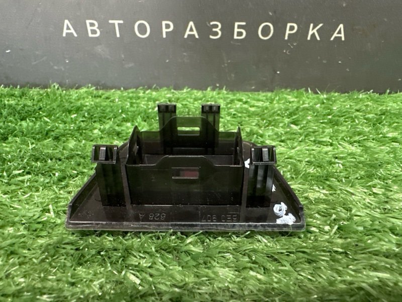 Накладка датчика света. Skoda Octavia 2018 A7