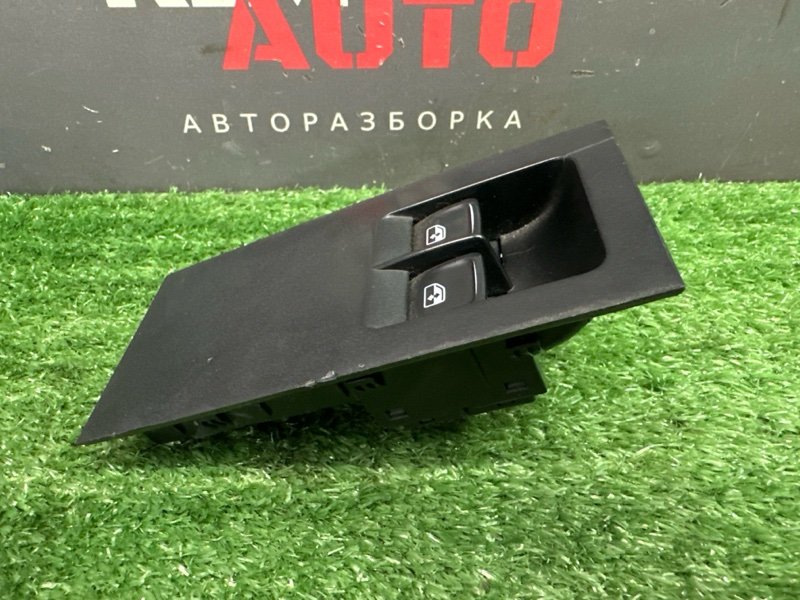 Блок управления стеклоподъемниками Skoda Octavia 2018 A7