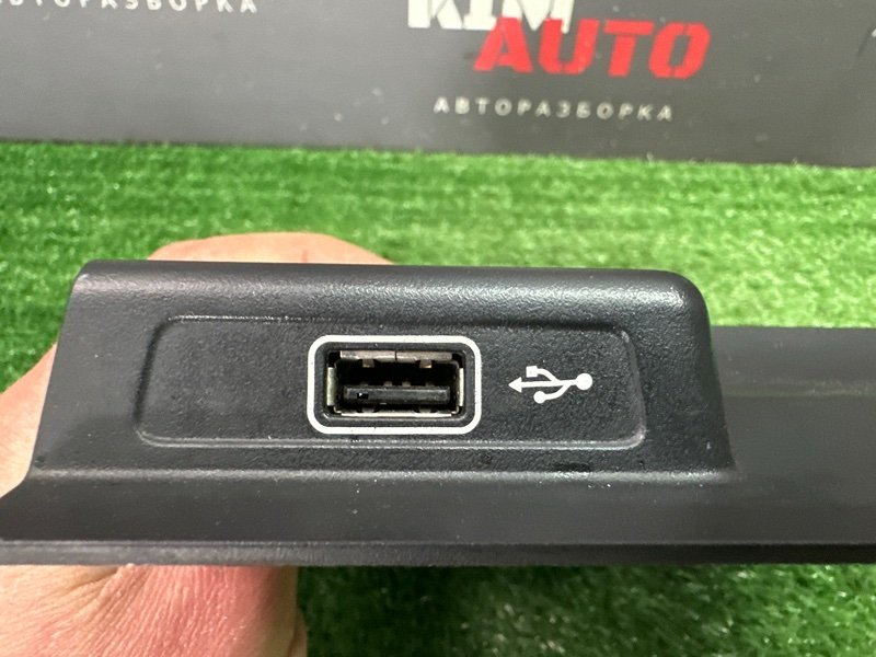 Разъем USB розетка Skoda Octavia 2018 A7