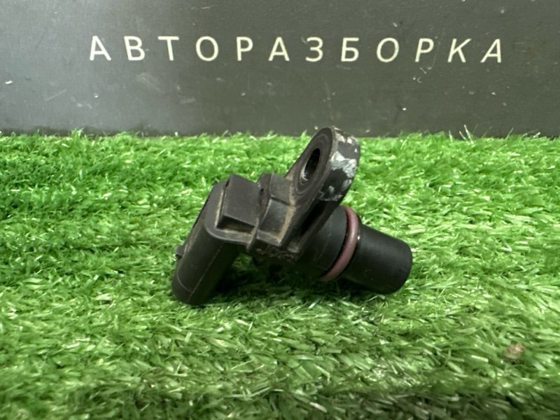 Датчик положения распредвала Skoda Octavia 2018 A7