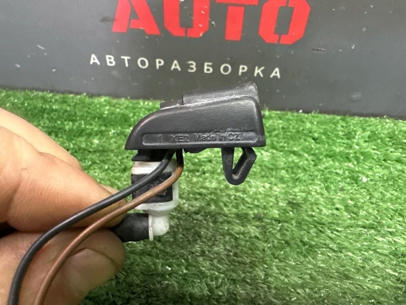 Форсунка стеклоомывателя с подогревом Skoda Octavia 2018 A7