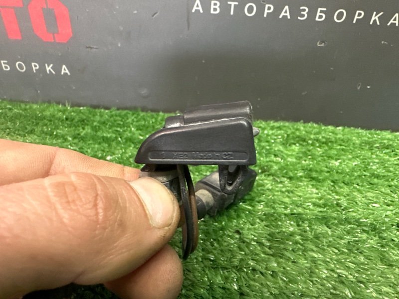 Форсунка стеклоомывателя с подогревом Skoda Octavia 2018 A7