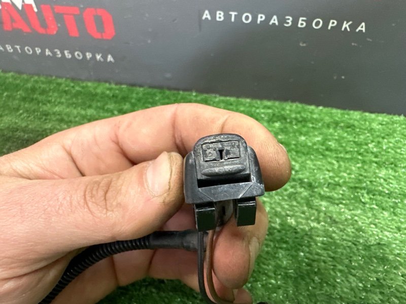 Форсунка стеклоомывателя с подогревом Skoda Octavia 2018 A7