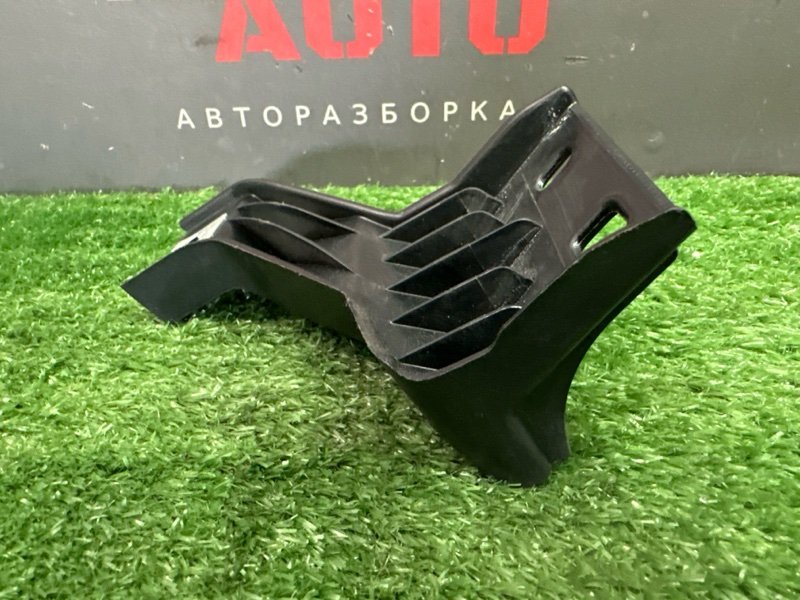 Кронштейн центральной консоли Skoda Octavia 2018 A7