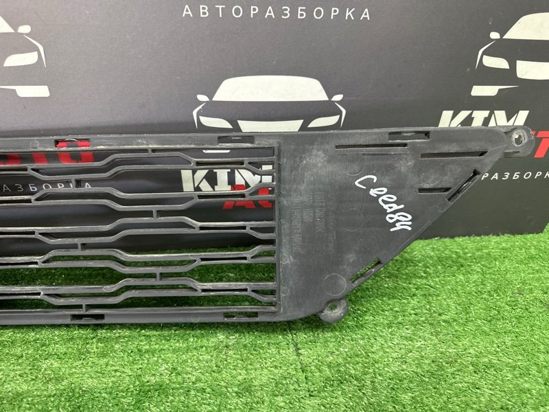 Решетка бампера нижняя Kia Ceed 1 HB 2010 ED